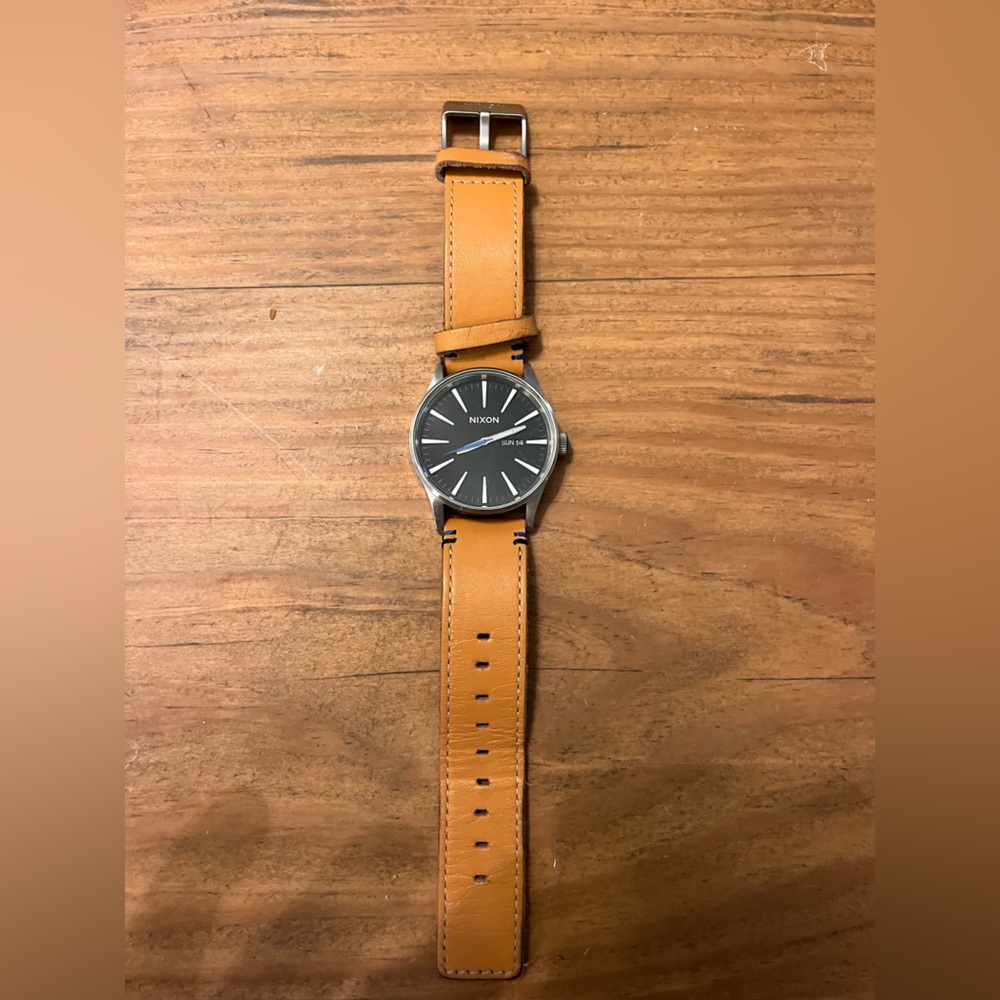 Nixon sentry leather band